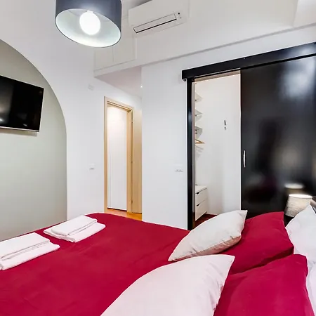 Bdc - Fancy 2-bdr @vatican *