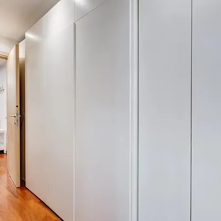 Bdc - Fancy 2-bdr @vatican *